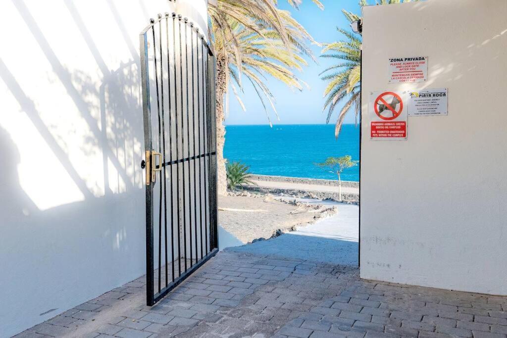 Luxury Ocean View Playa Roca Apartment Costa Teguise Exterior photo